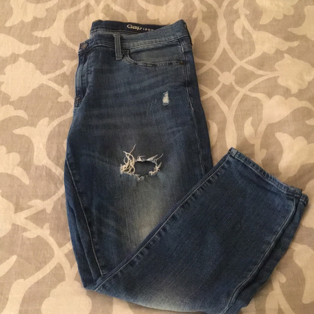 GAP 1969 Girlfriend fit distressed jeans
